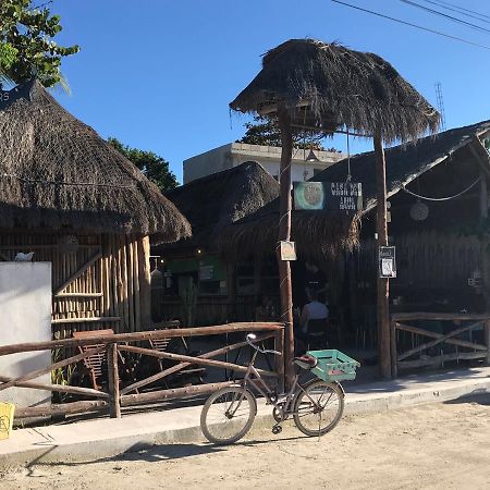 Eco Hostel Casa Del Aguaホルボックス島 エクステリア 写真
