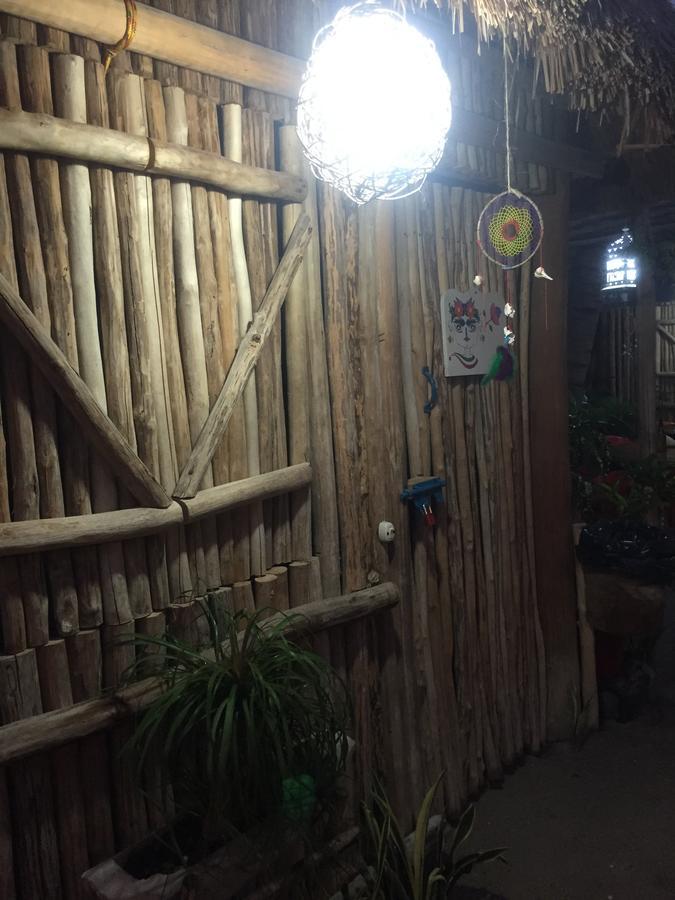 Eco Hostel Casa Del Aguaホルボックス島 エクステリア 写真